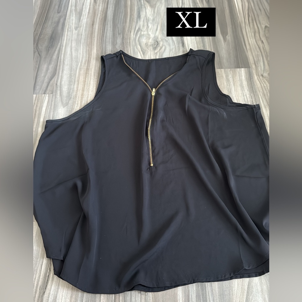 XL black tank top